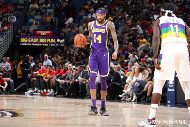 出运动员应 出运动员应