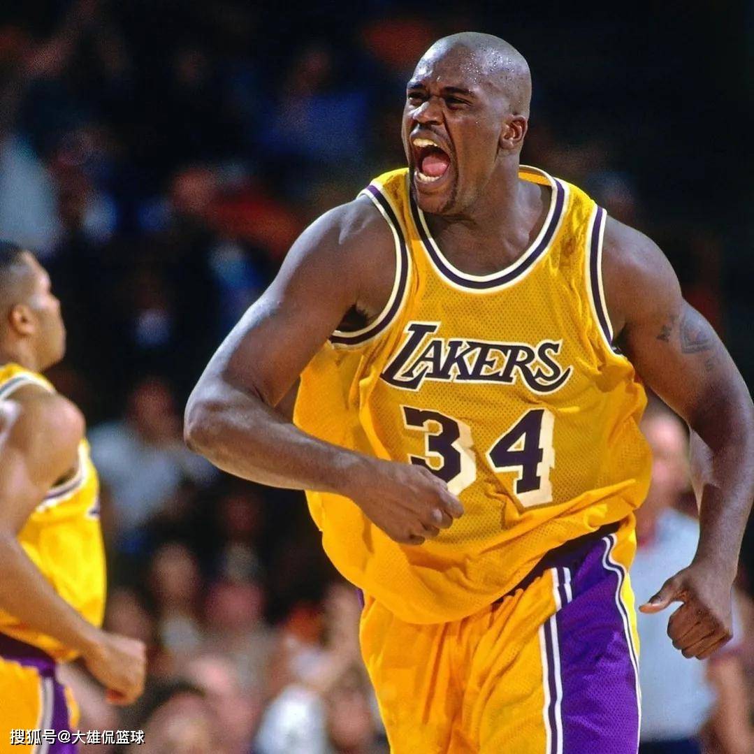 背身接团 背身接团